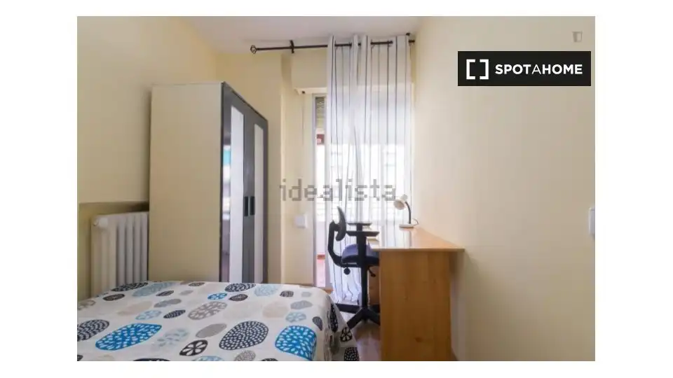 Habitación de Piso de alquiler en Alcalá de Henares con Aire acondicionado, Calefacción y Amueblado