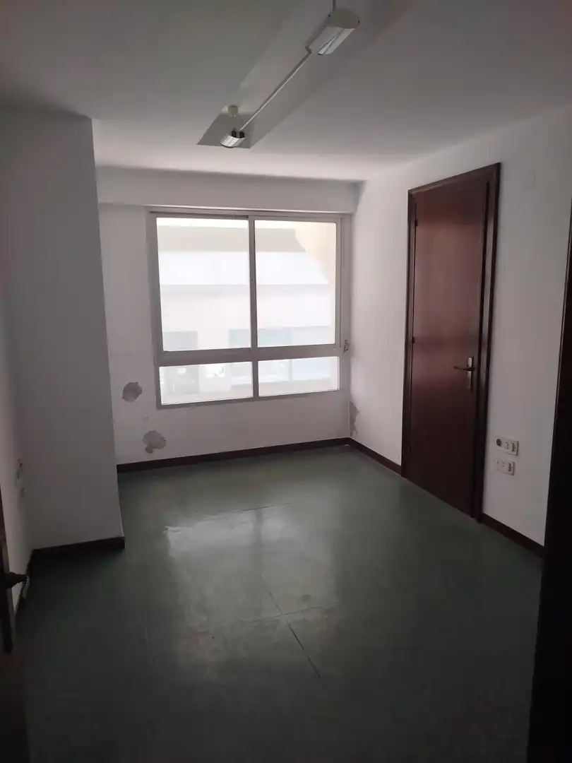 Habitación de Local de alquiler en Cádiz con Aire acondicionado