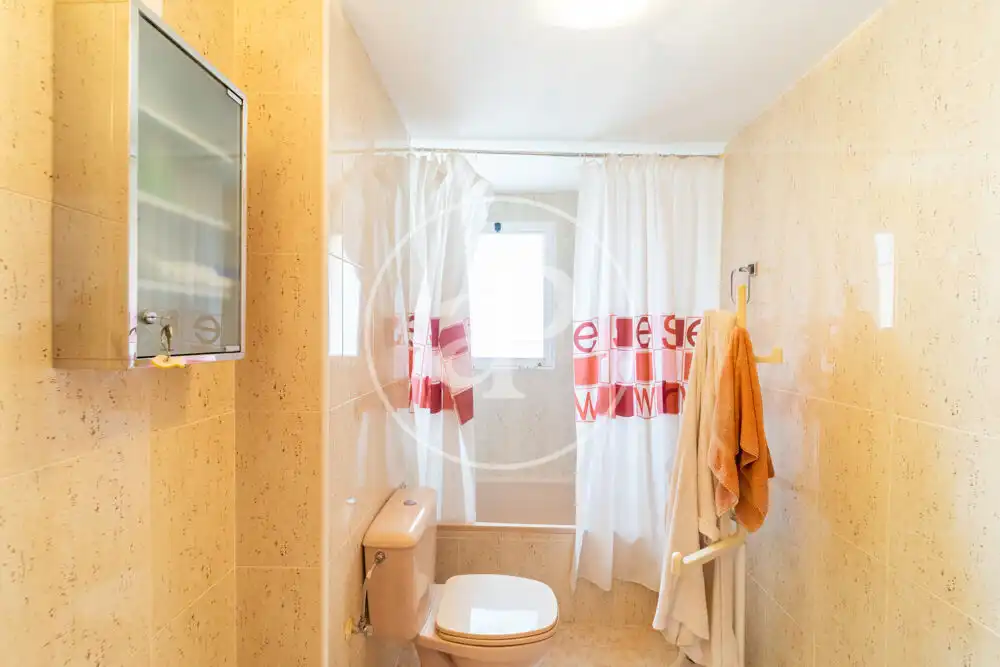 Bathroom of Flat for sale in Benidorm  with Air Conditioner, Heating and Terrace