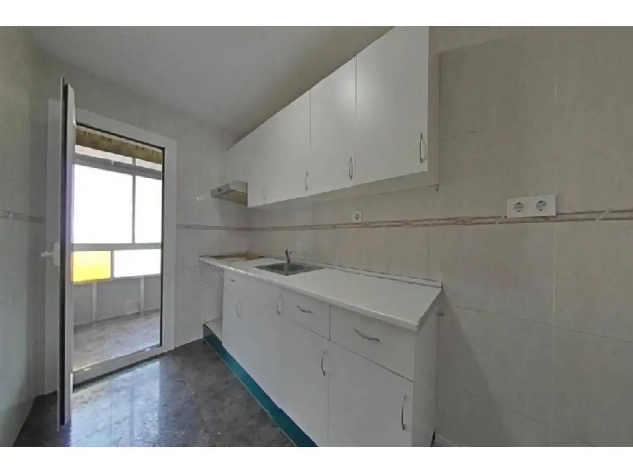 Küche von Wohnung zum Verkauf in Sabadell mit Balkon