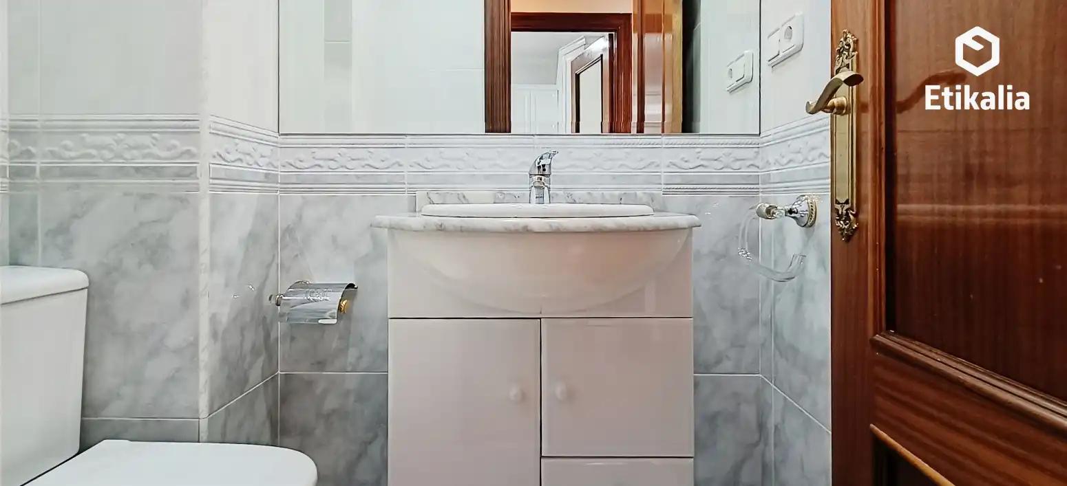 Baño de Piso de alquiler en Areatza con Calefacción y Terraza