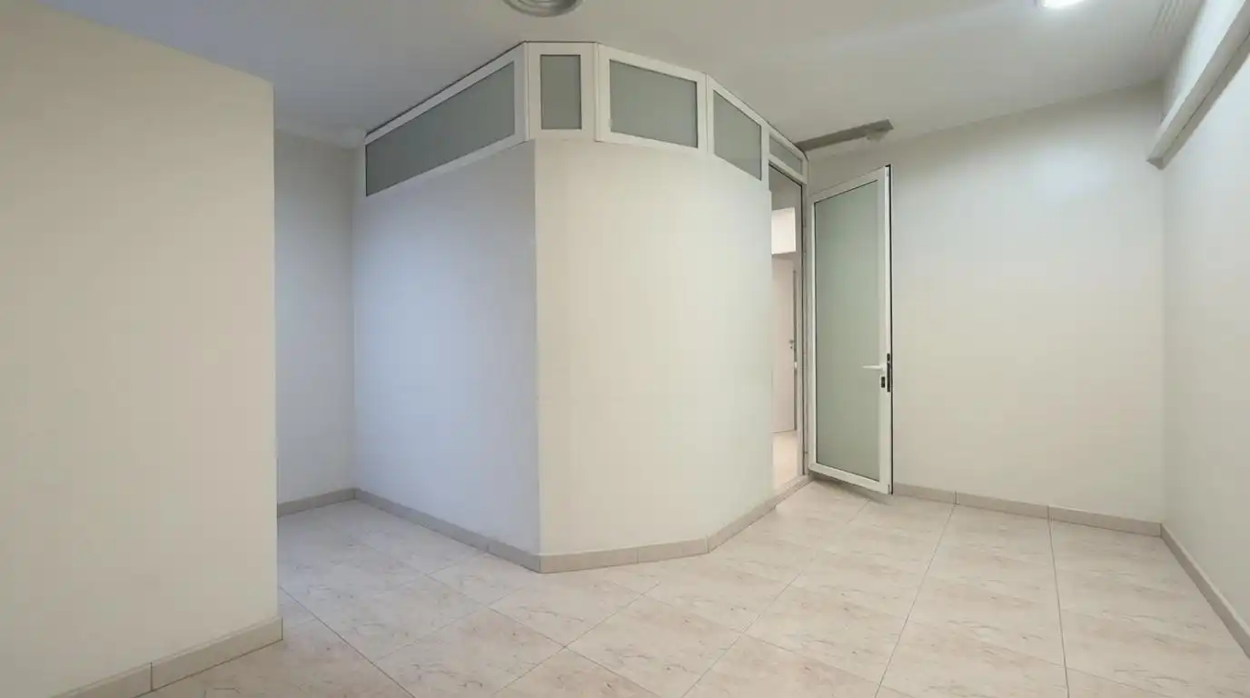 Locale commerciale in vendita a Calle Pintor Llorens, imagen 6