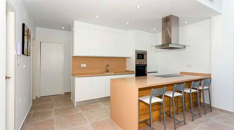 Villa independiente en una sola planta en Daya Nueva con 3 dormitorios, jardín y piscina privada, imatge 5