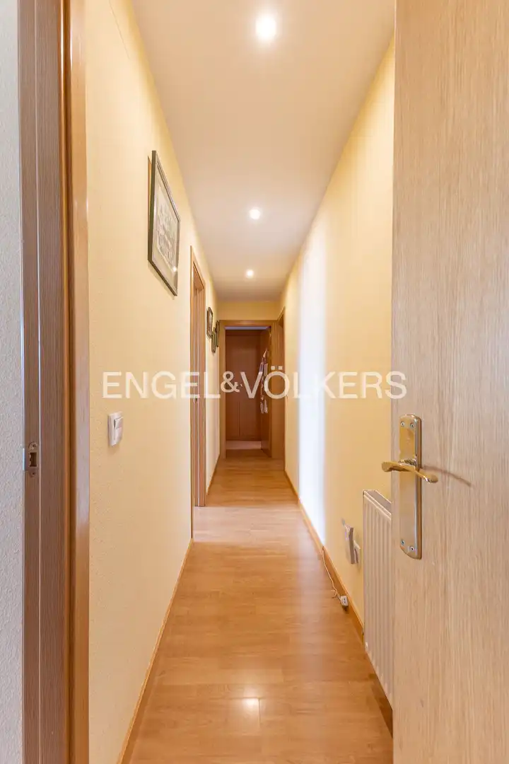 Flat for sale in Madrid  with Air Conditioner, Heating and Storage room