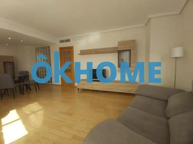 Außenansicht von Wohnung zur Miete in  Valencia Capital mit Klimaanlage, Privatgarten und Terrasse