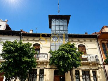 Casa con balcón en venta en Calle Via De La Plata 18