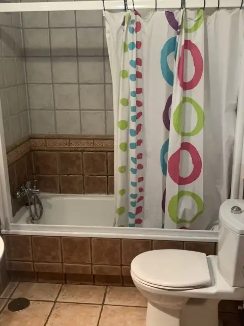 Baño de Apartamento en venta en Marín con Parquet, Trastero y Amueblado