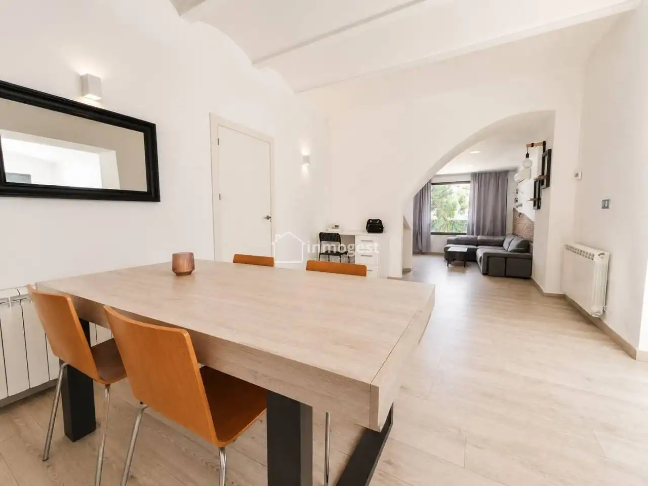 Sala de estar de Casa o chalet de alquiler en Sarrià de Ter con Aire acondicionado, Calefacción y Jardín privado