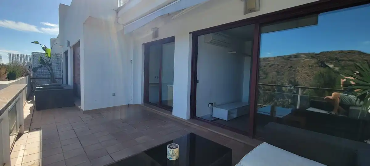 Apartamento con piscina en venta en Los Flamingos, imagen 2