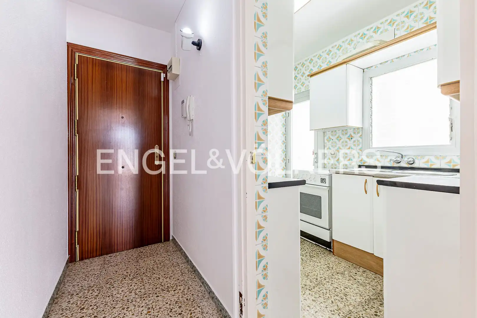 Piso en venta en Sant Boi de Llobregat con Calefacción, Terraza y Balcón