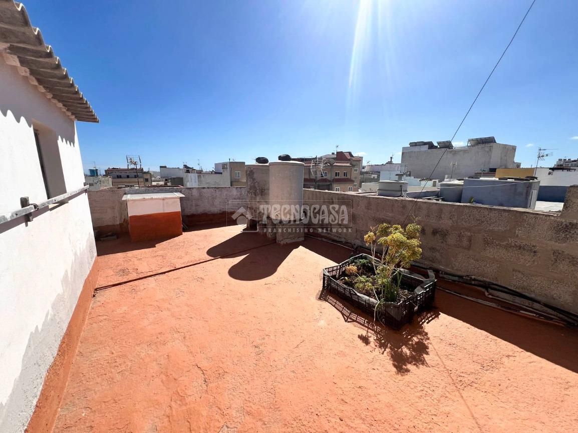 Exterior view of Single-family semi-detached for sale in Santa Lucía de Tirajana  with Terrace