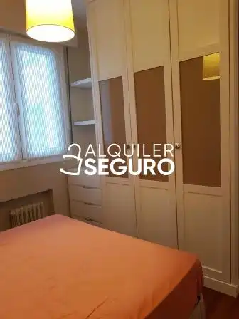 Schlafzimmer von Wohnung zur Miete in Bilbao  mit Heizung, Terrasse und Möbliert