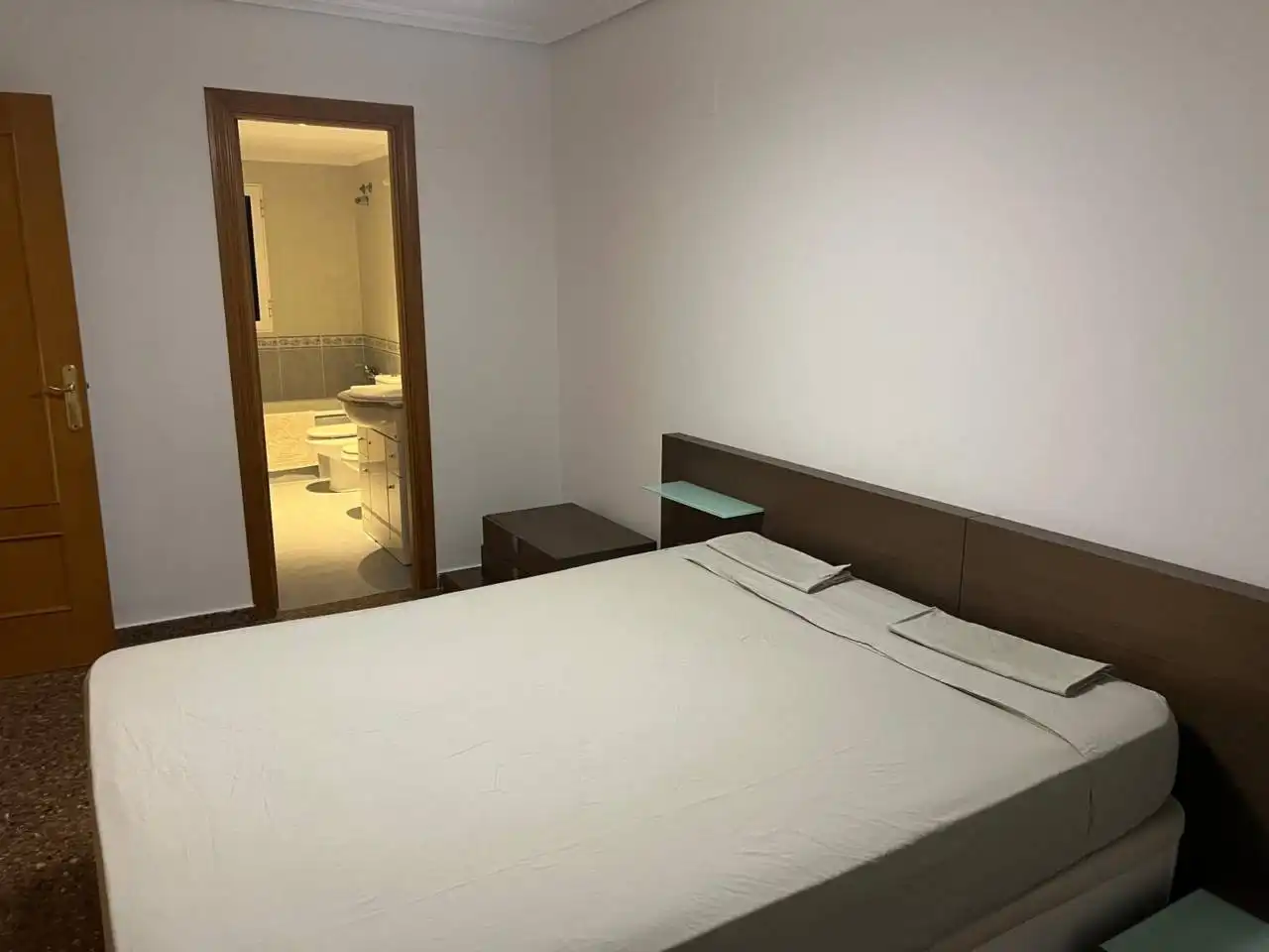 Habitación de Piso de alquiler en Valencia con Aire acondicionado, Calefacción y Amueblado