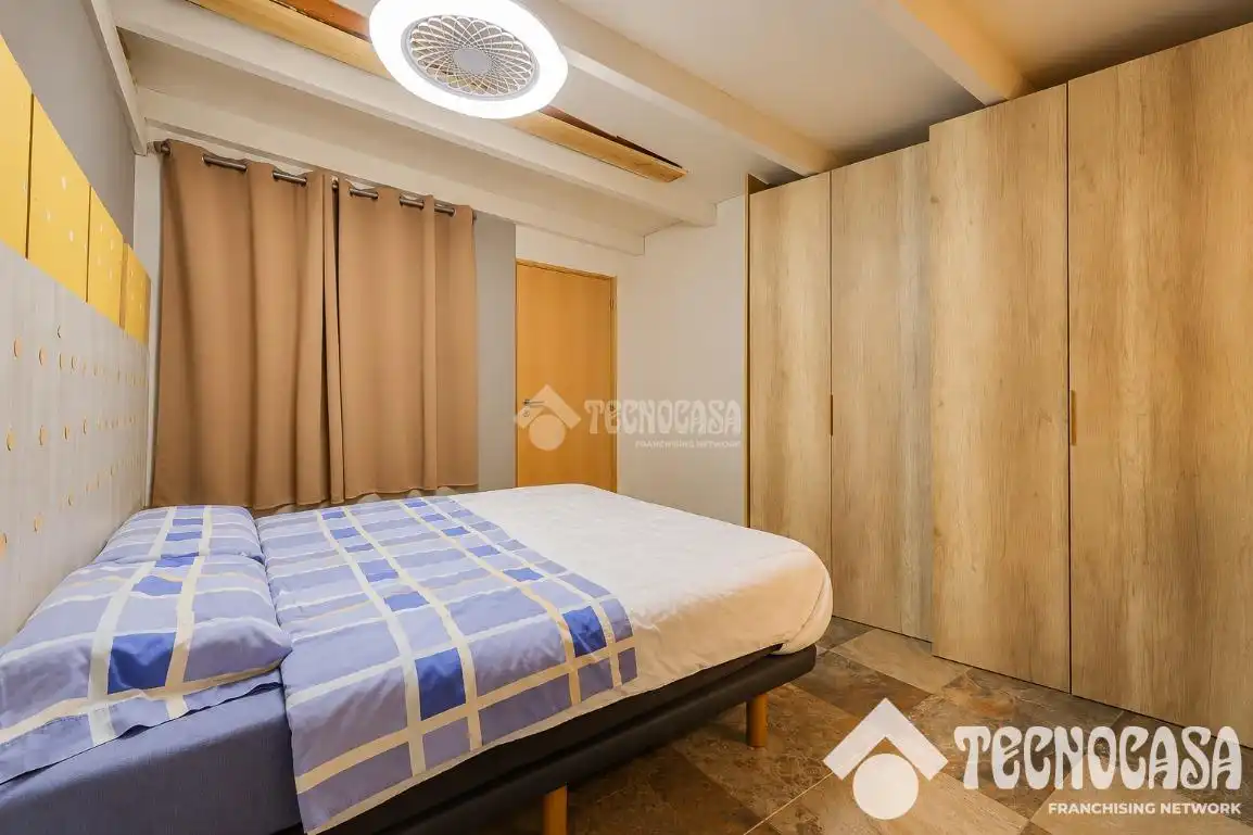Casa aparellada amb terrassa en venda a Cerdanyola, imagen 6