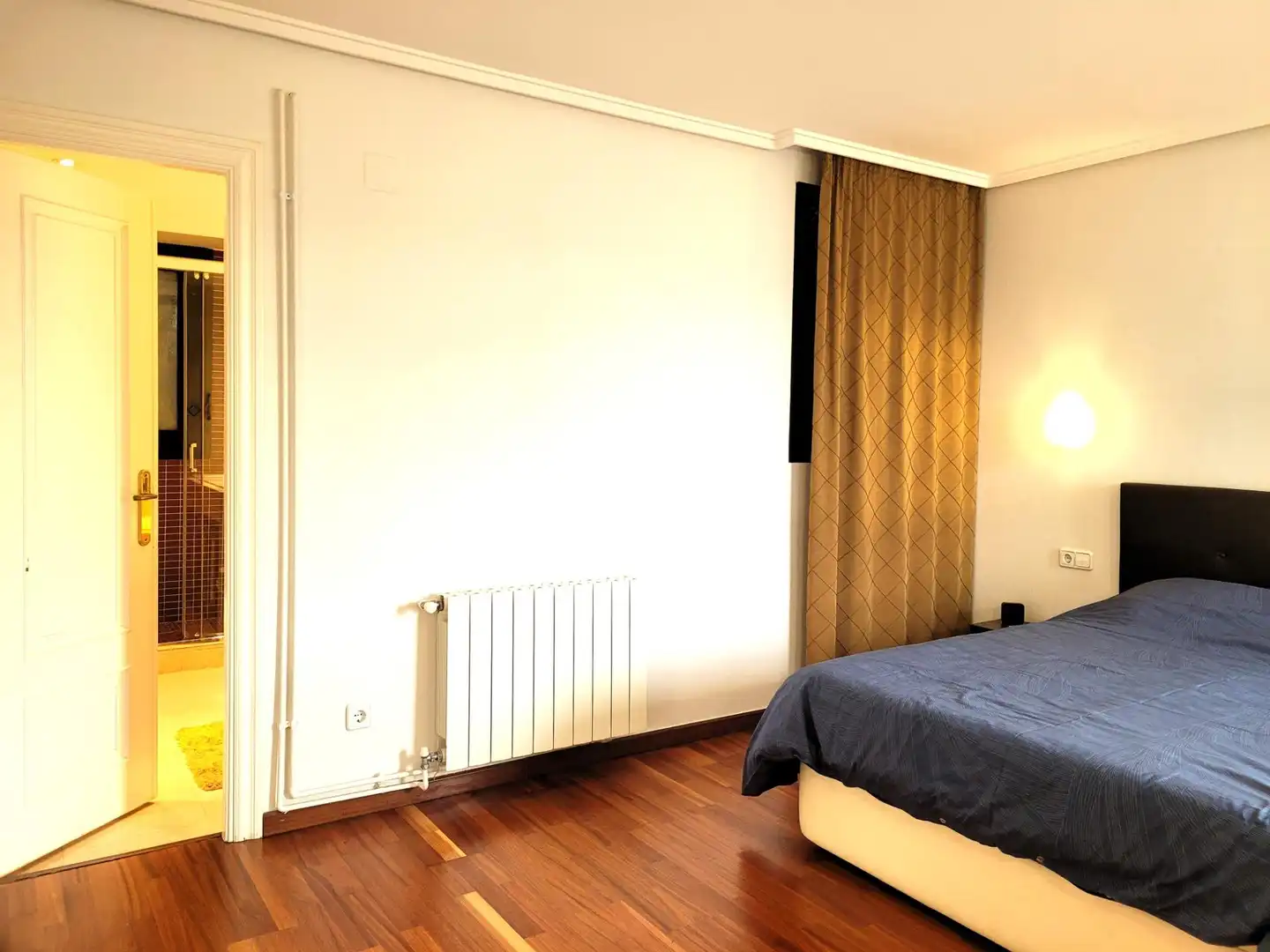 Dormitori de Pis en venda en Valencia amb Calefacció, Parquet i Jacuzzi