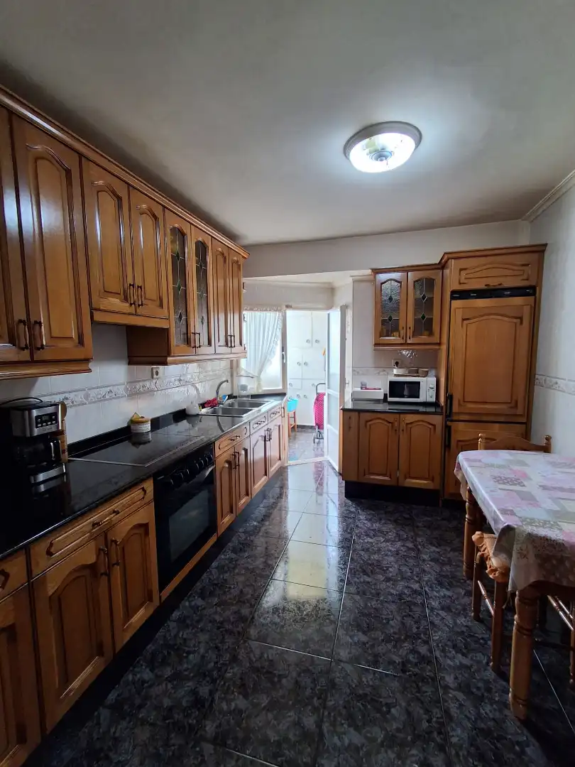 Cocina de Piso de alquiler en Avilés con Calefacción, Terraza y Amueblado