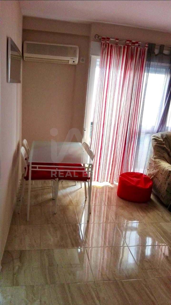 Dormitori de Pis de lloguer en  Sevilla Capital amb Aire condicionat i Terrassa