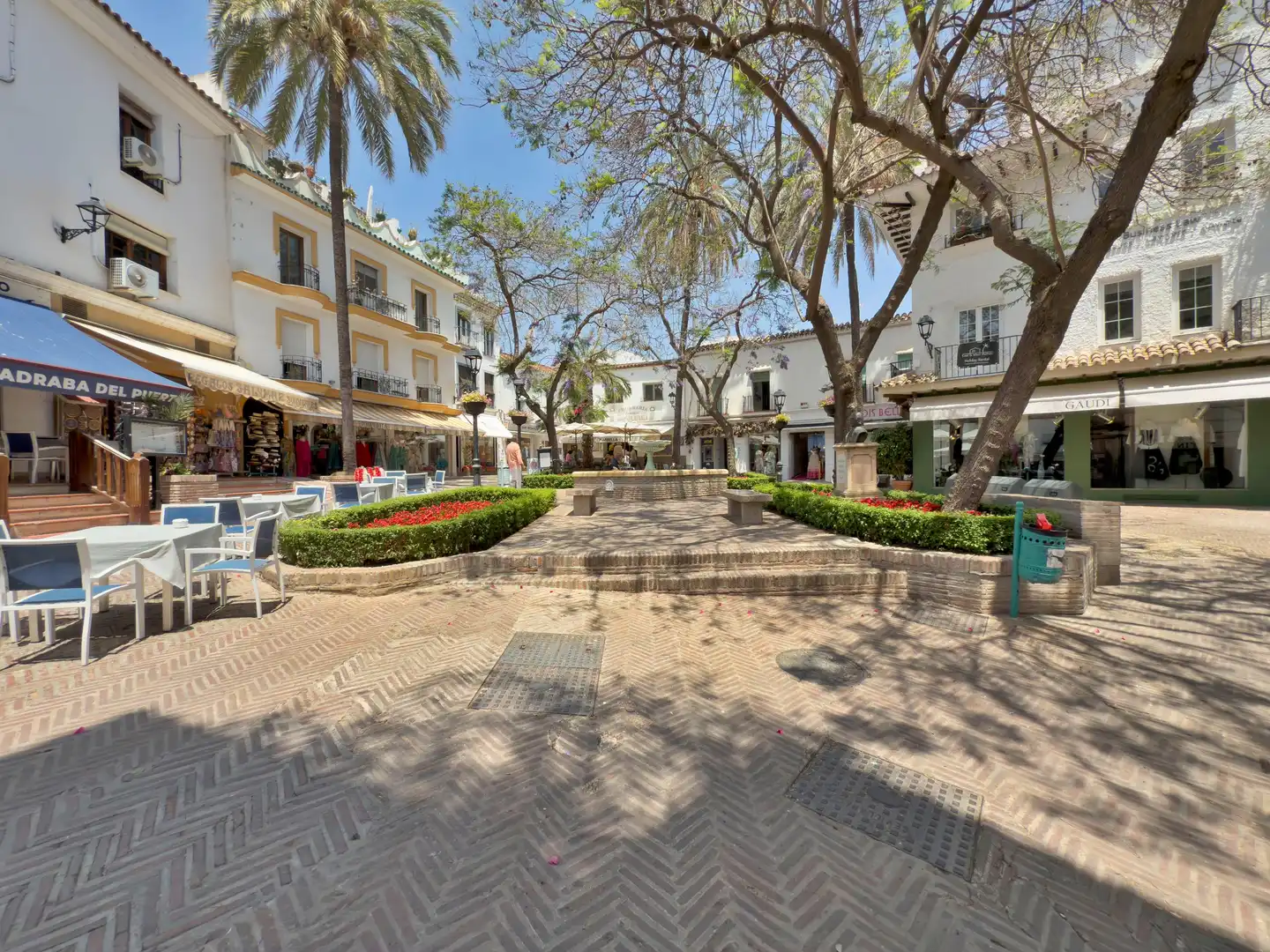 Exterior view of Apartments for sale in Marbella  with Parquet flooring and Balcony