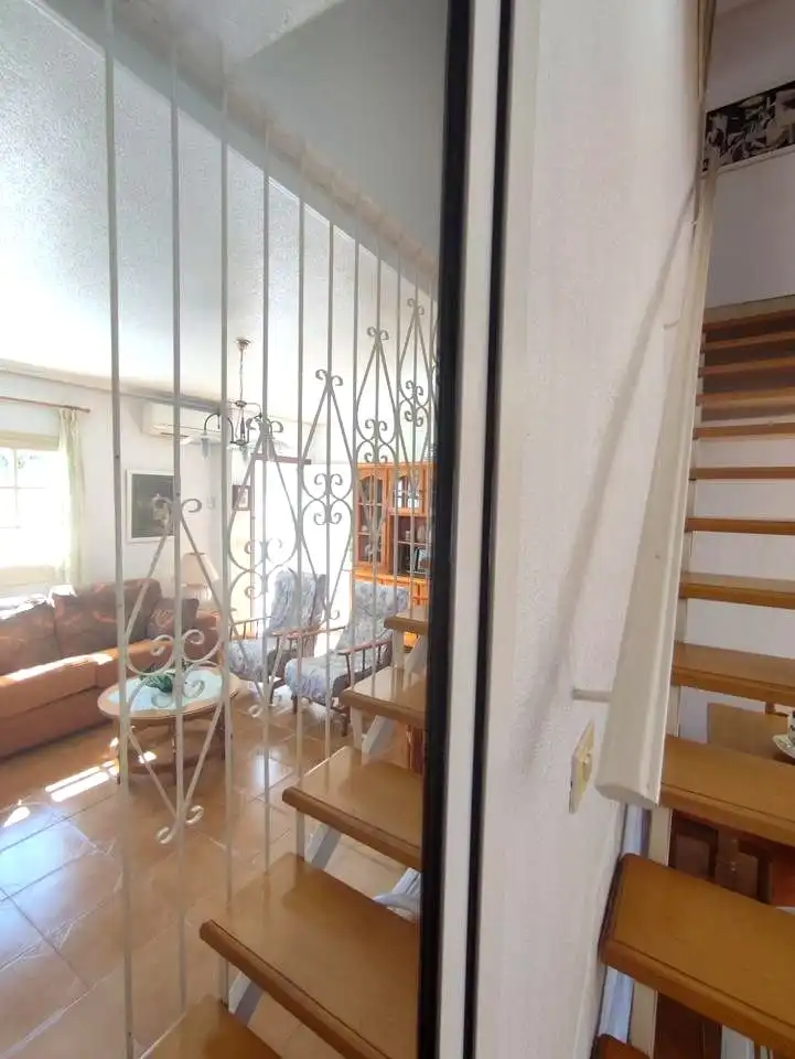 Casa o xalet en venda en San Pedro del Pinatar amb Aire condicionat, Jardí privat i Terrassa
