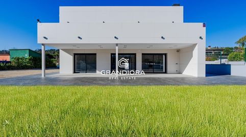 Moderna casa de nueva construcción con 319 m2 y jardín plano en Vallromanes., imatge 2