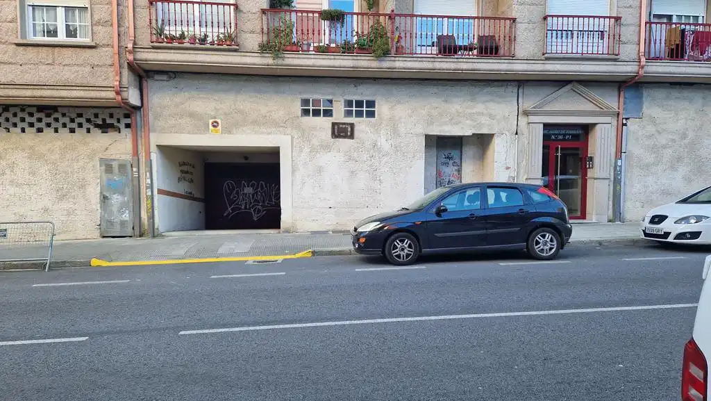 Gewerbefläche zum Verkauf in Avenida de Barraña 31, imagen 2