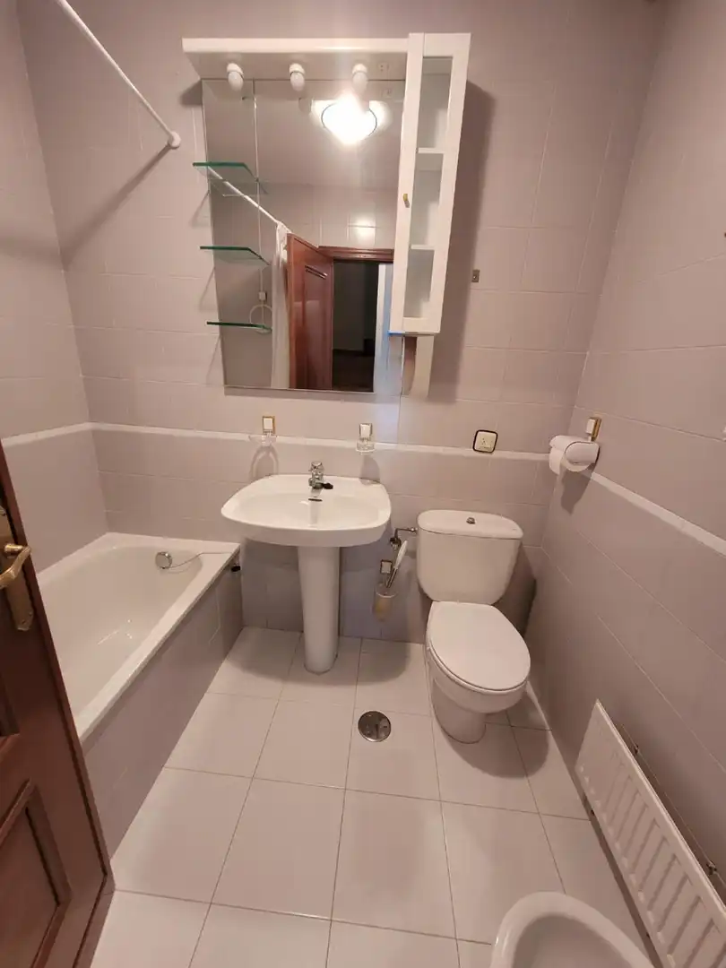 Bany de Casa adosada en venda en Carrascal de Barregas amb Calefacció, Jardí privat i Parquet