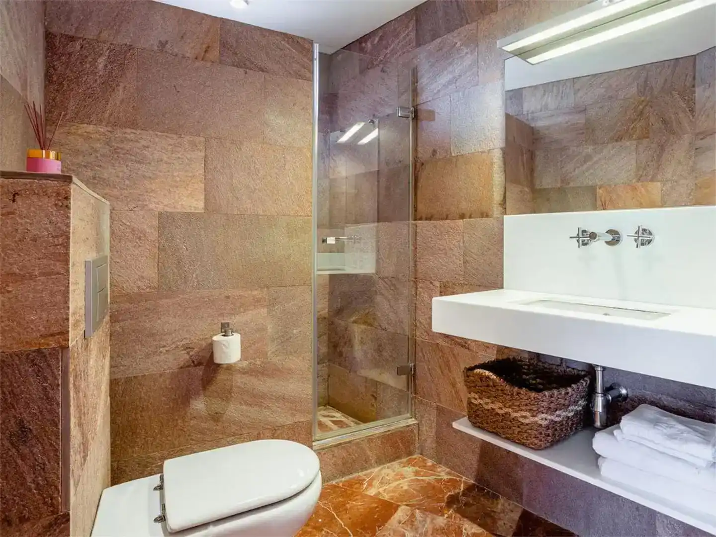 Baño de Finca rústica de alquiler en Lloret de Mar con Aire acondicionado, Jardín privado y Piscina