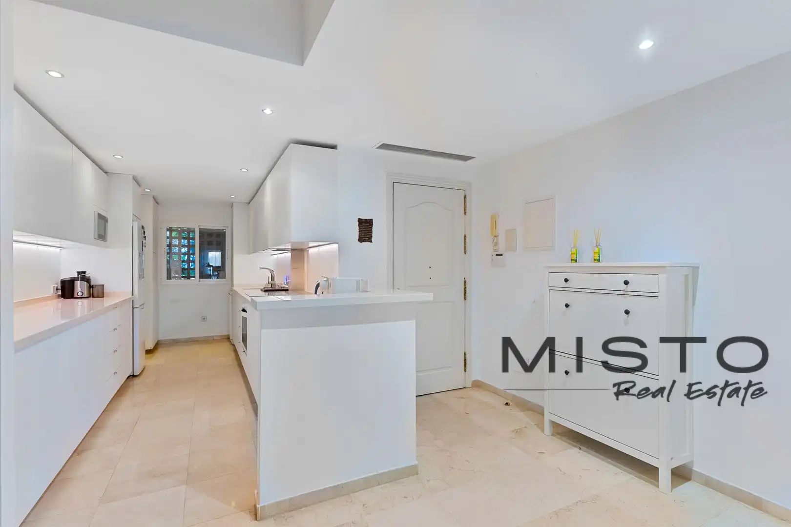Cocina de Piso en venta en Marbella con Aire acondicionado, Terraza y Piscina