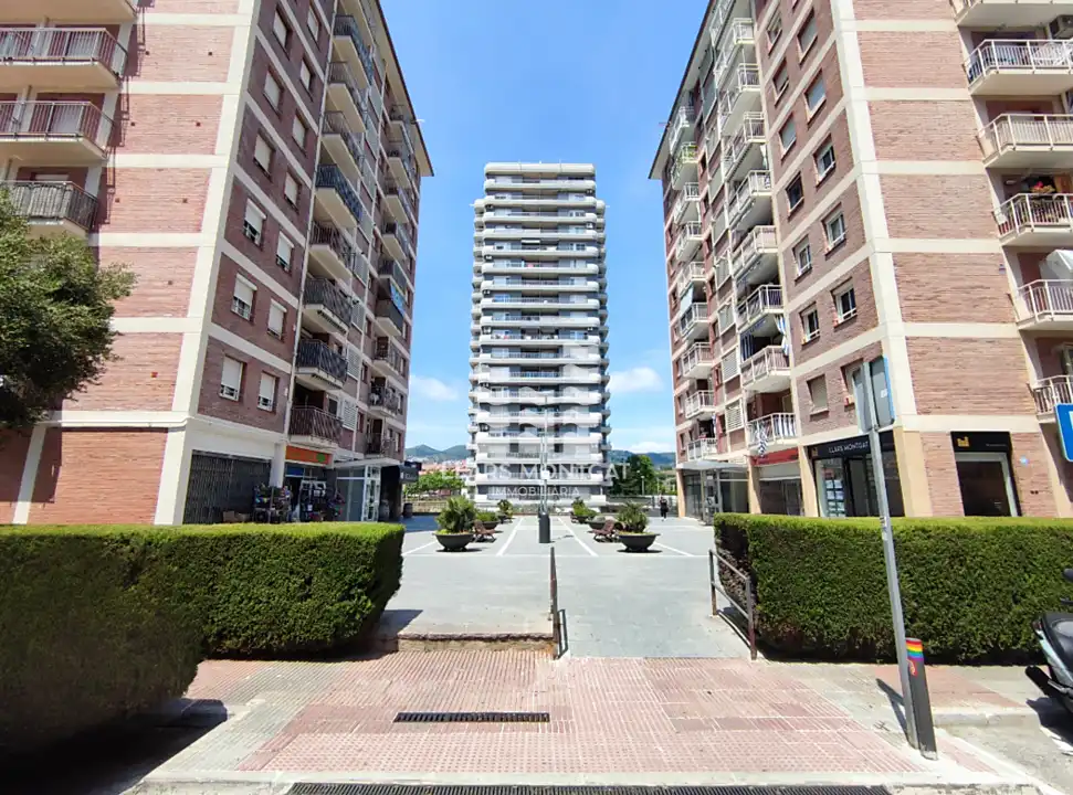 Vista exterior de Pis en venda en Montgat amb Aire condicionat, Calefacció i Parquet