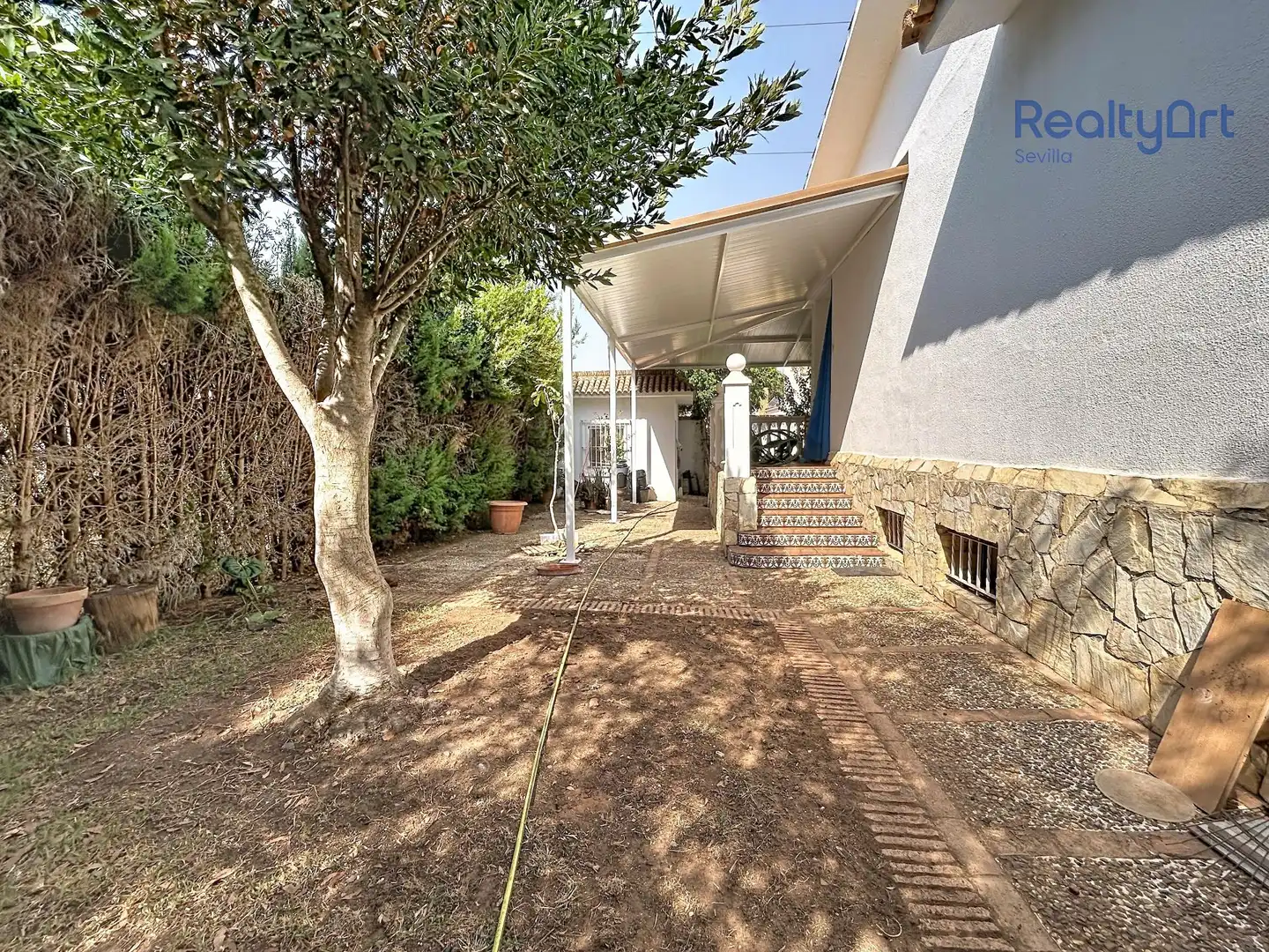Exterior view of Houses for sale in Alcalá de Guadaira  with Air Conditioner, Heating and Private garden