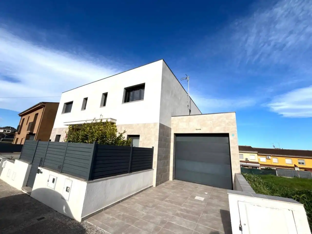 Exterior view of Houses for sale in Sils  with Private garden and Terrace