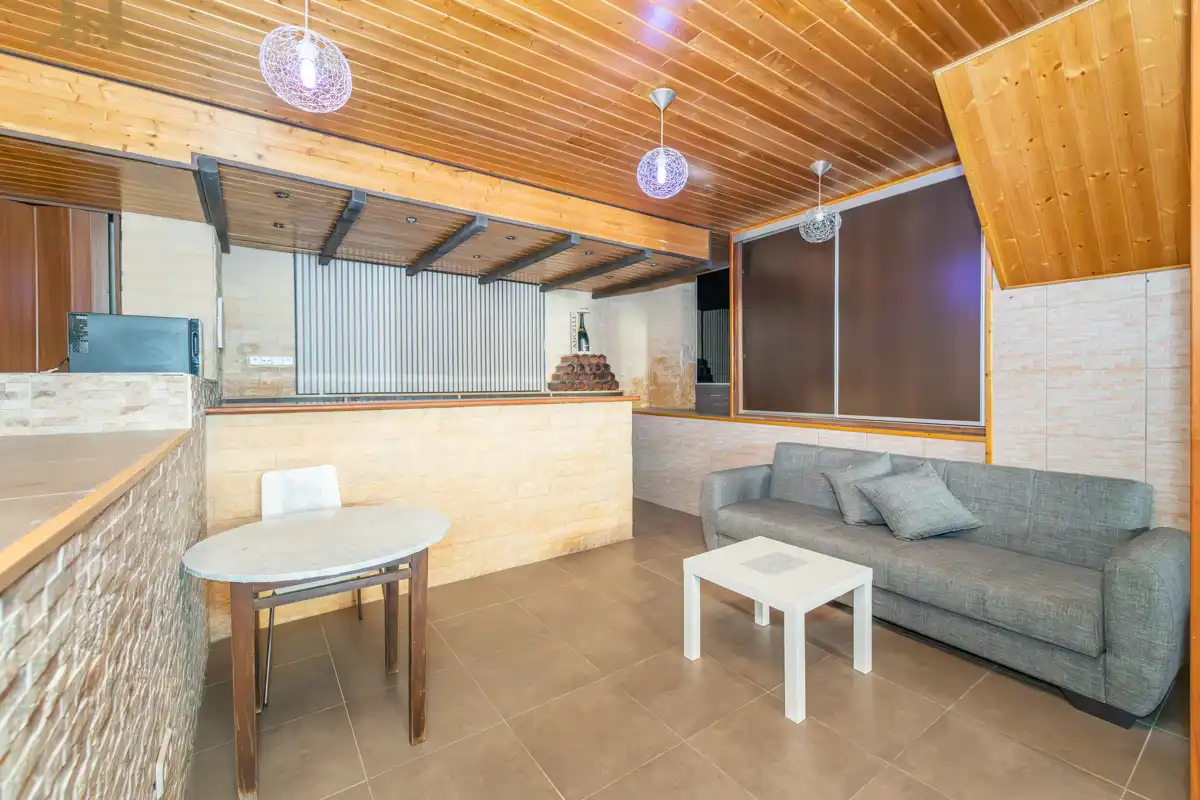 Sala de estar de Casa adosada en venta en Loeches con Aire acondicionado, Calefacción y Jardín privado