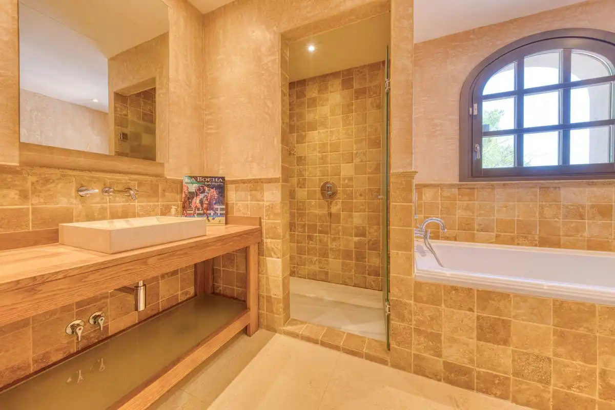 Baño de Casa o chalet en venta en Sotogrande con Aire acondicionado, Jardín privado y Terraza