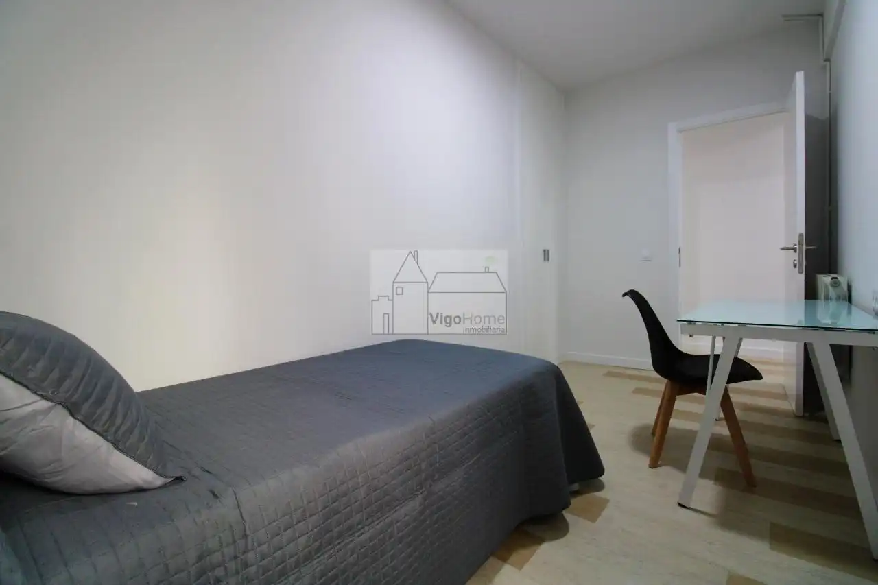Schlafzimmer von Wohnung zur Miete in Vigo  mit Heizung, Terrasse und Möbliert