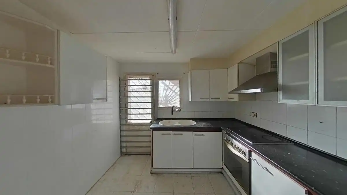 Cuina de Casa adosada en venda en Montgat amb Jardí privat i Traster