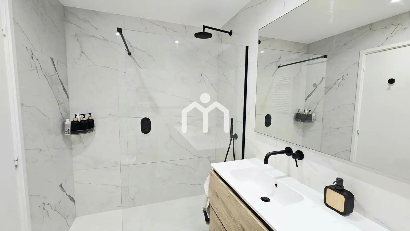 Baño de Piso en venta en Badalona con Aire acondicionado, Calefacción y Parquet