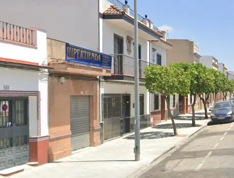 Vista exterior de Casa adosada en venda en Dos Hermanas