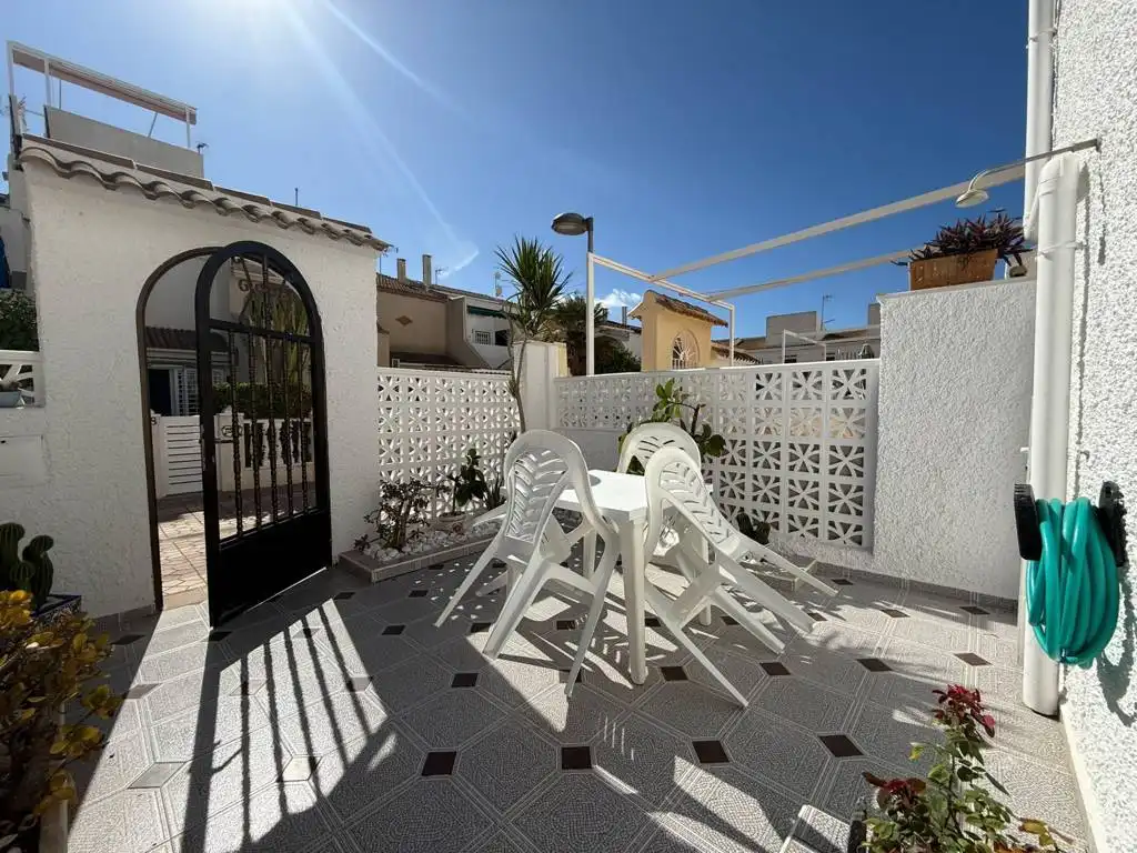 Bungalow with terrace for sale in Urbanización Mil P Vikingos