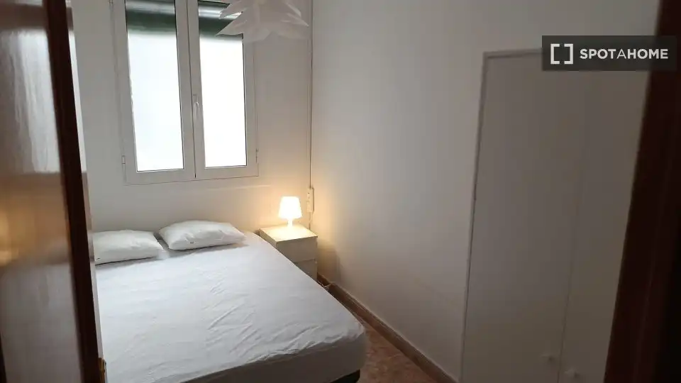 Schlafzimmer von Wohnung zur Miete in Barcelona mit Klimaanlage, Heizung und Möbliert