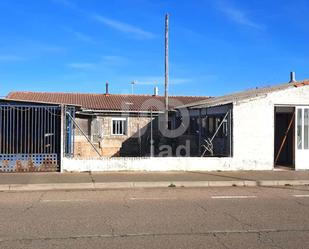 Vista exterior de Casa o xalet en venda en San Pedro Bercianos