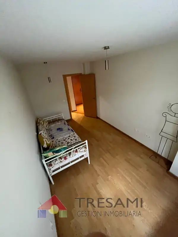 Bedroom of Flat for sale in Villaviciosa  with Heating, Storage room and Furnished