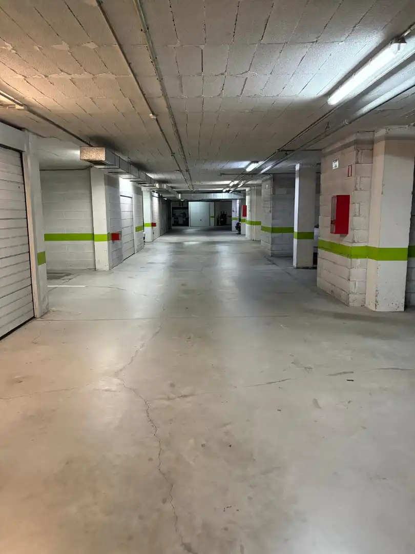 Parking of Duplexes for rent in Renedo
