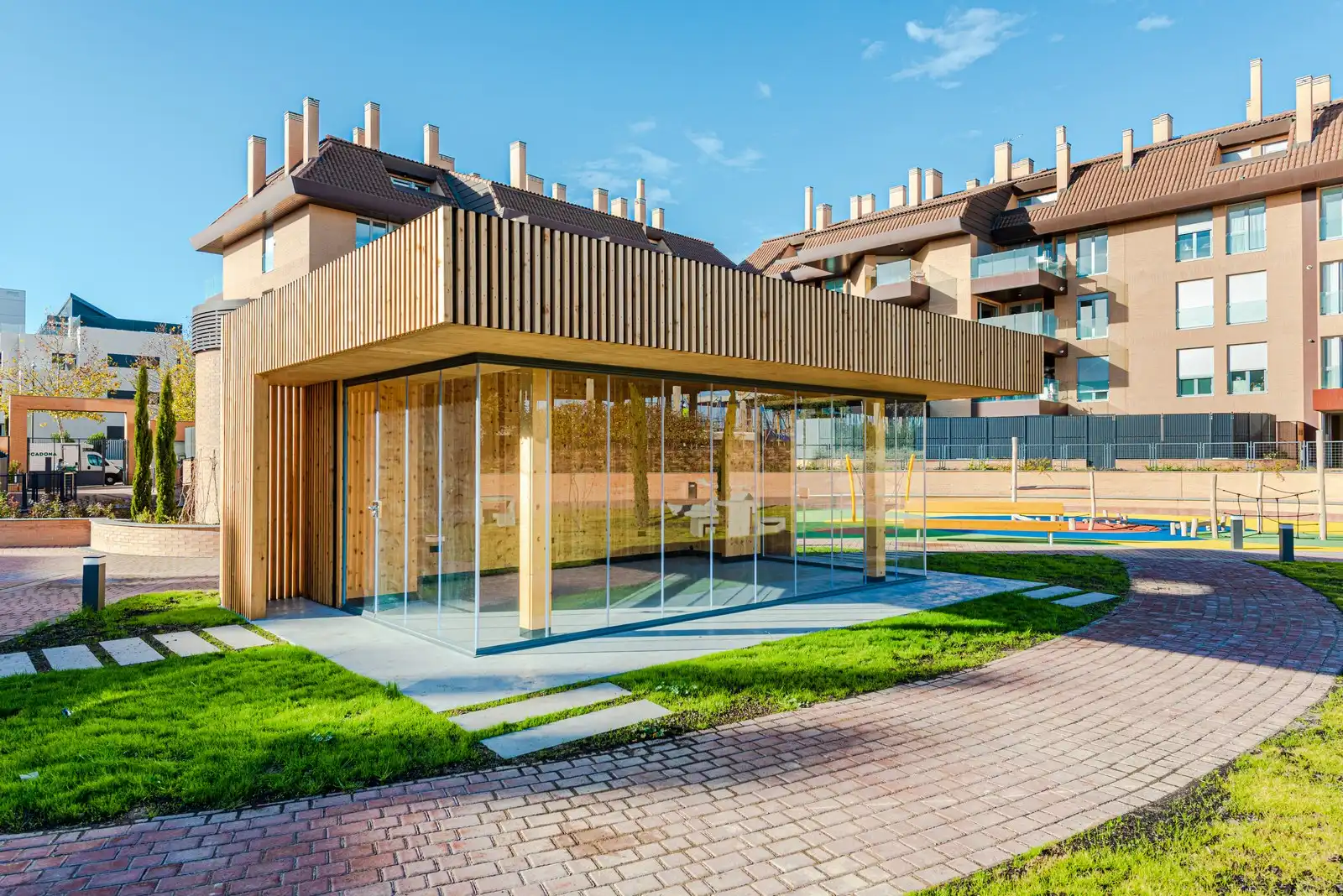 Außenansicht von Wohnung zur Miete in Boadilla del Monte mit Klimaanlage, Heizung und Gemeinschaftspool