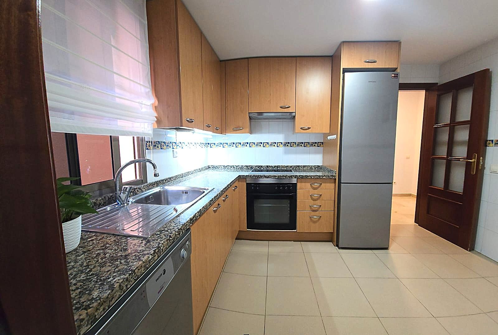 Kitchen of Flat to rent in Las Palmas de Gran Canaria  with Parquet flooring, Oven and Washing machine