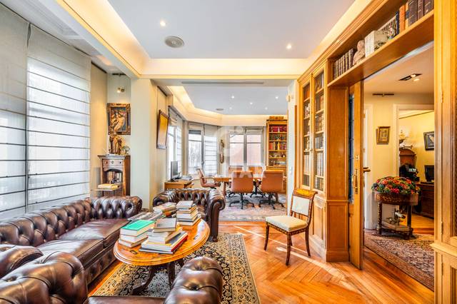 Piso en Venta en Castellana