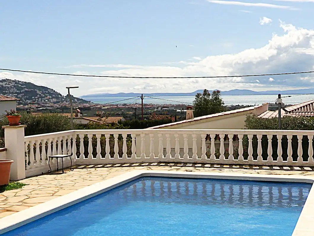 Villa mit Pool zum Verkauf in Carrer Murcia 9