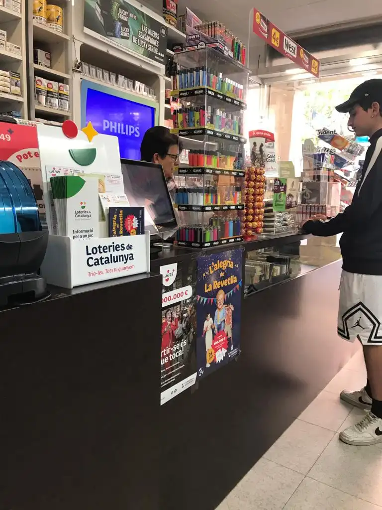 Local comercial en alquiler en Centre - Estació, imagen 2