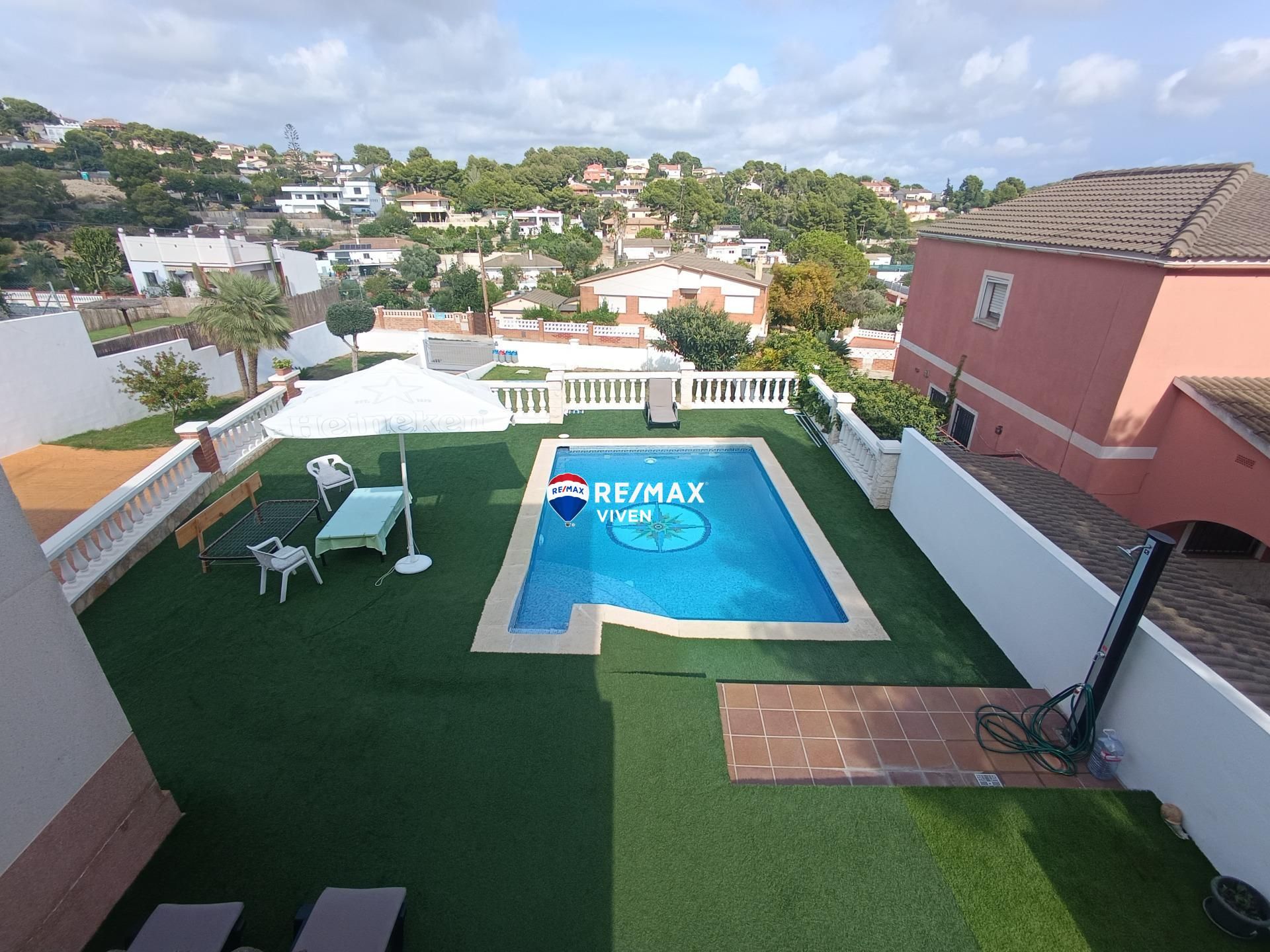 Piscina de Casa o xalet en venda en Cunit amb Calefacció, Jardí privat i Parquet