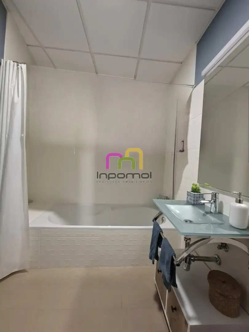 Bany de Apartament de lloguer en Badajoz amb Calefacció i Moblat