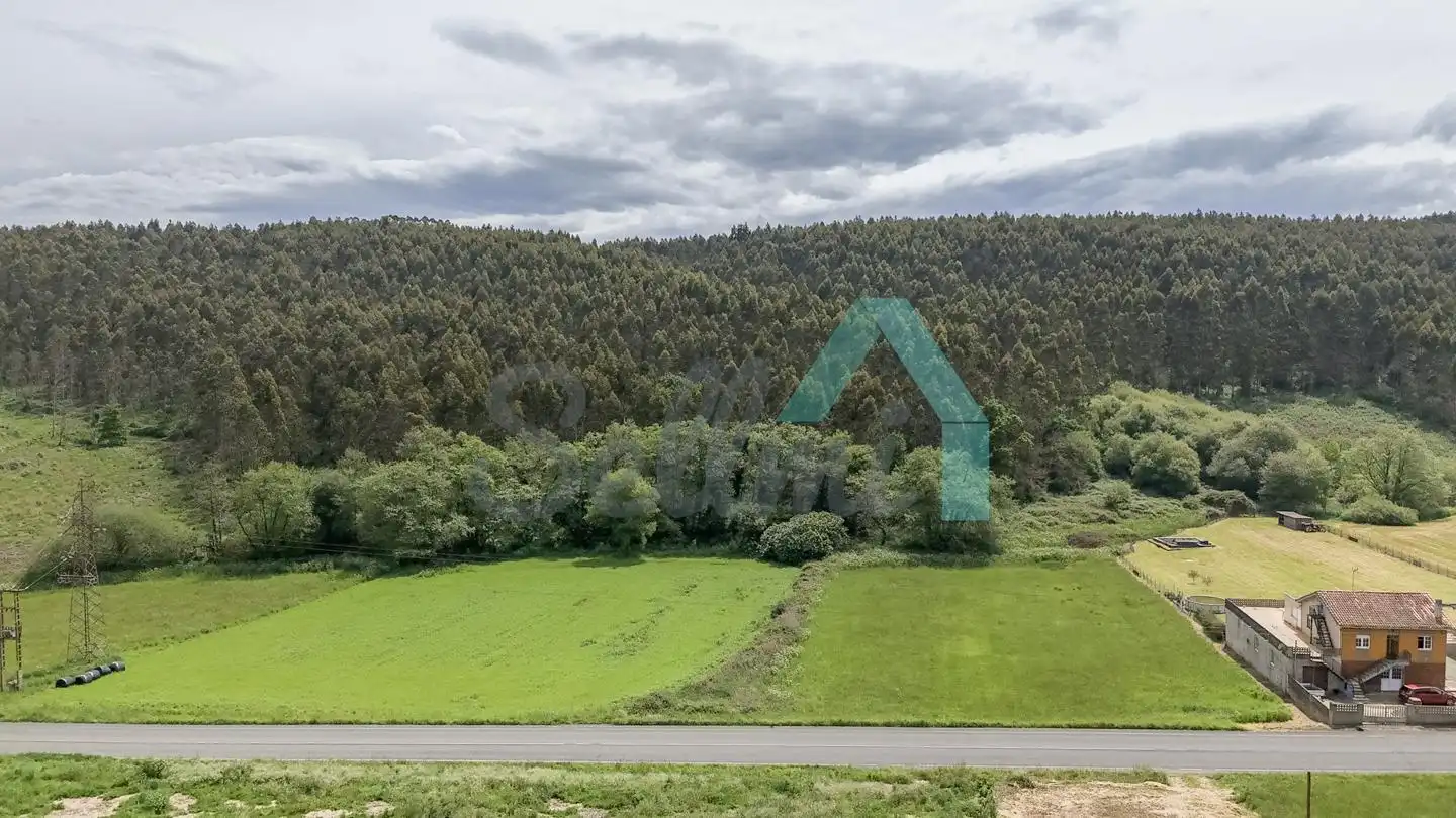 Einfamilien-Reihenhaus zum Verkauf in Carreño mit Heizung, Privatgarten und Parkett